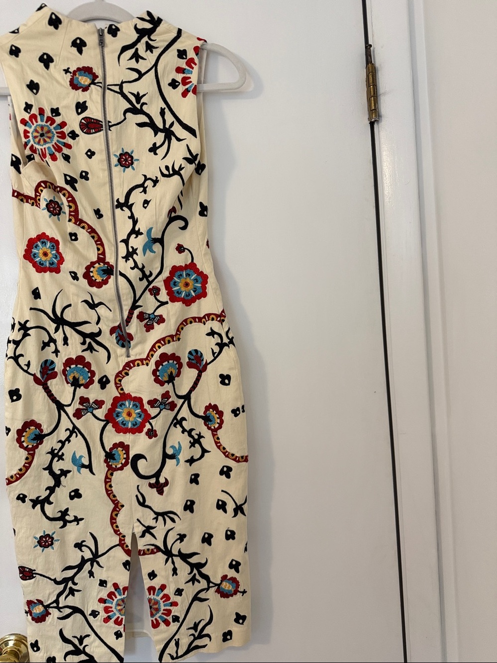 Alice and Olivia sleeveless Floral Embroidered Sheath Dress - Picture 2 of 3